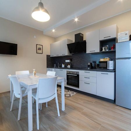 Casa Rubbo - Appartamento 'Como' Nelle Langhe Alba  Exterior foto