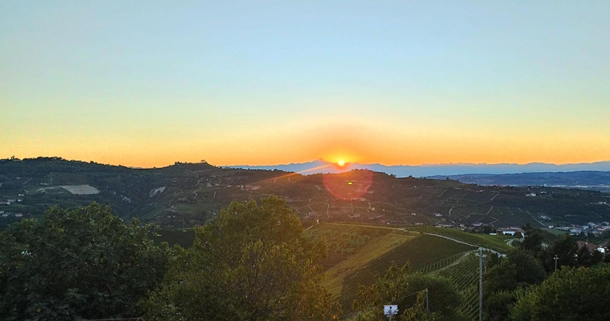 Casa Rubbo - Appartamento 'Como' Nelle Langhe Alba  Exterior foto