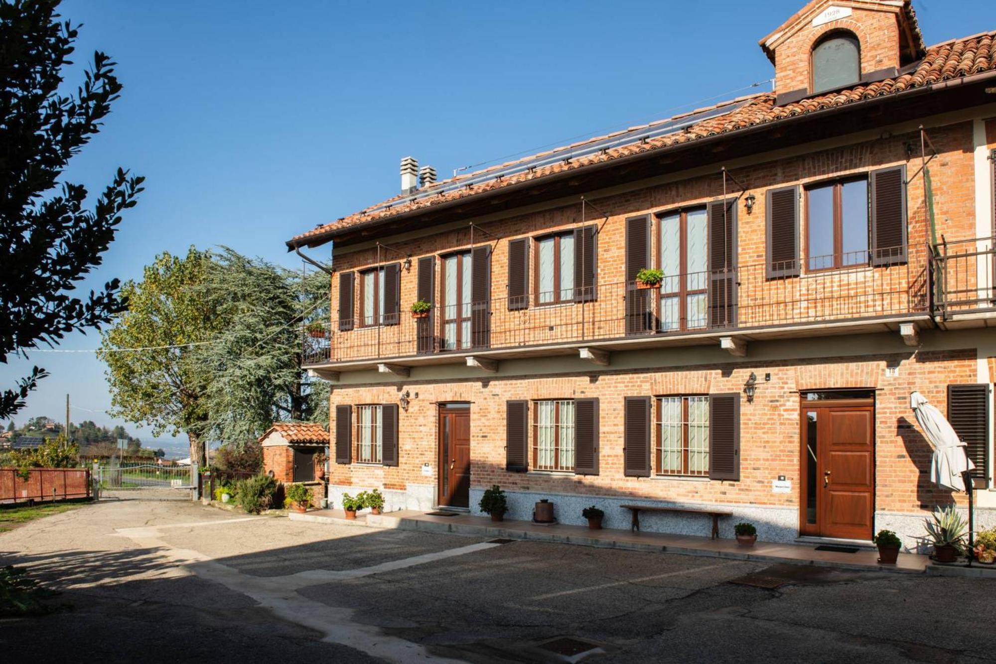 Casa Rubbo - Appartamento 'Como' Nelle Langhe Alba  Exterior foto