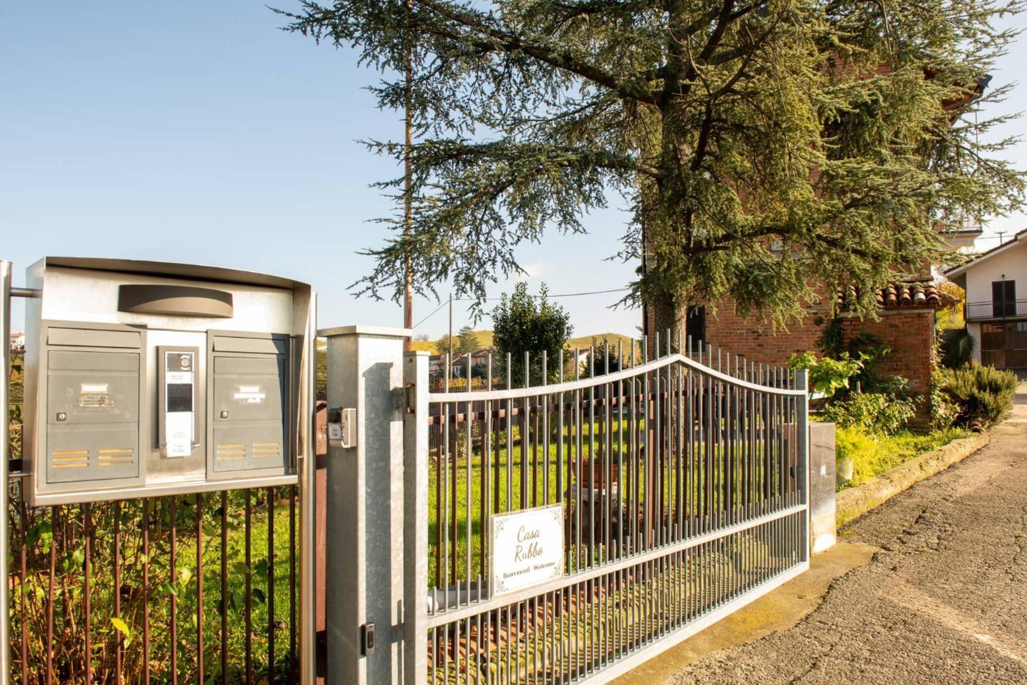 Casa Rubbo - Appartamento 'Como' Nelle Langhe Alba  Exterior foto